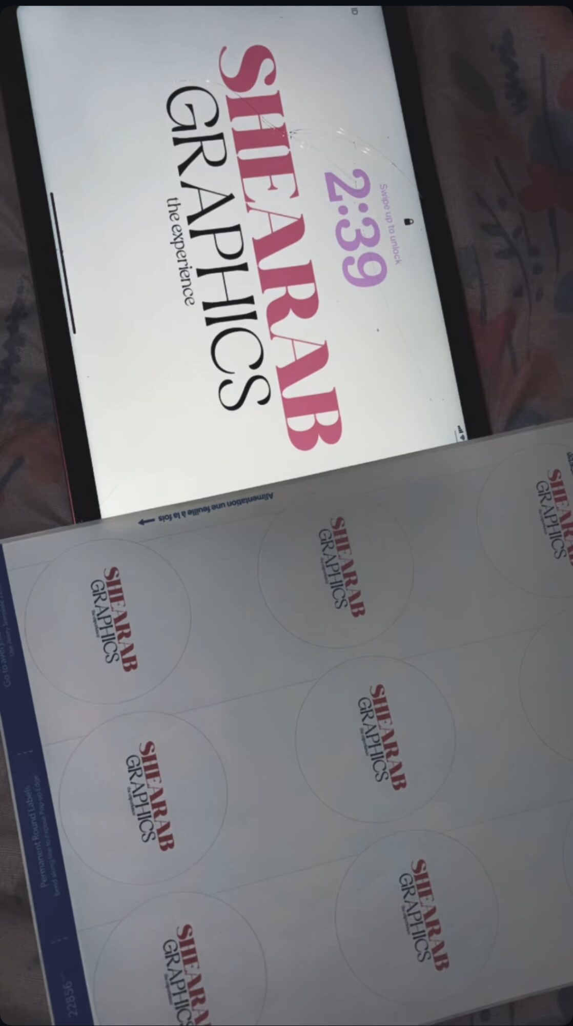 Screen displaying 'SHARE ARB GRAPHICS' with time 2:39, text in pink and black, background white.